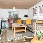 4 Star Holiday Home In Glesborg *