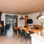 Ferienhaus 4 Star Holiday Home In Glesborg