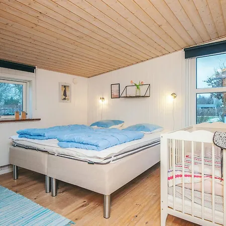 Ferienhaus 4 Star Holiday Home In Glesborg