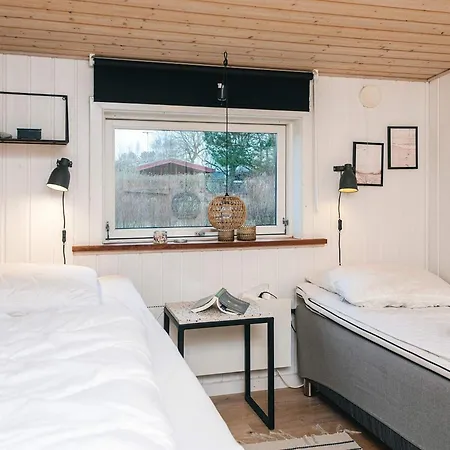 4 Star Holiday Home In Glesborg *