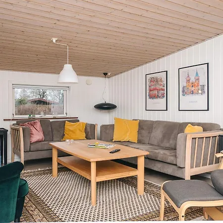 4 Star Holiday Home In Glesborg
