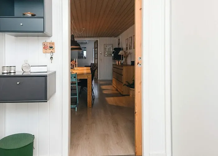 10 Person In Glesborg-by Traum *